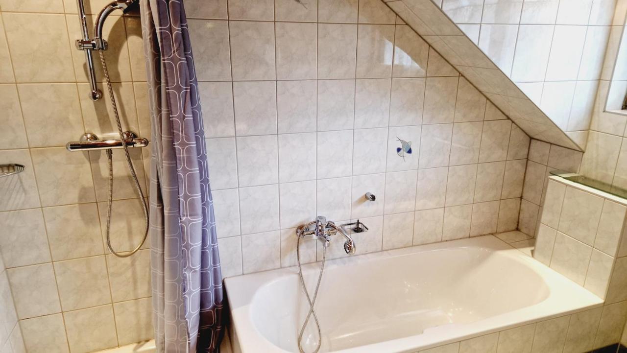 Gasthof Dorfschenke Stall Bagian luar foto