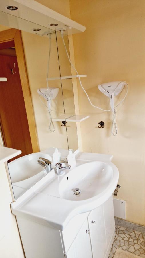 Gasthof Dorfschenke Stall Bagian luar foto